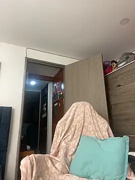 Snapshot of liaqueen610 chatting on 10.13.25 liaqueen610 online show from 10.13.25