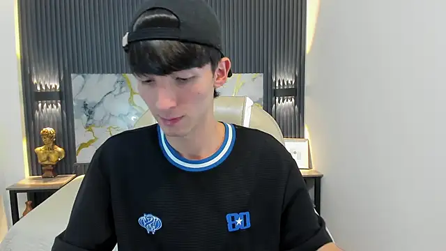 Snapshot of Jake_evans chatting on 10.11.25 Jake evans online show from 10.11.25