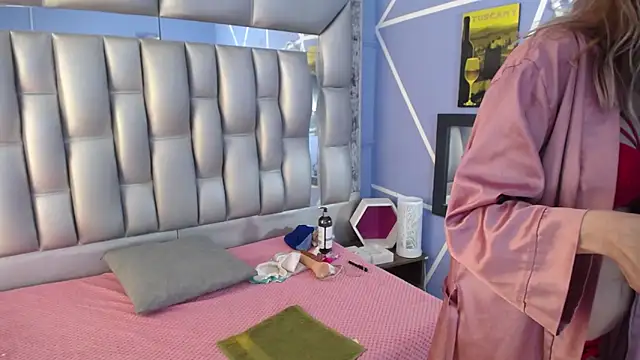 sophia ny online show from 03.21.25