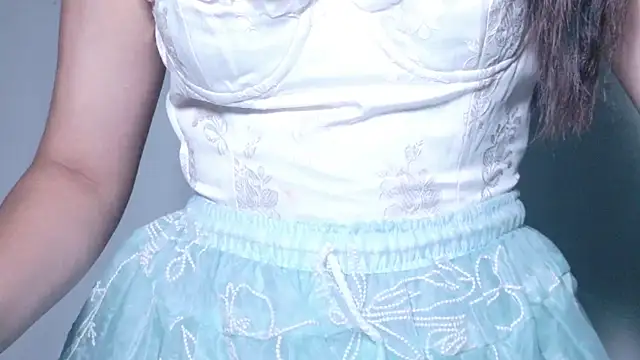 Aashika-Kaur online show from 07.11.26