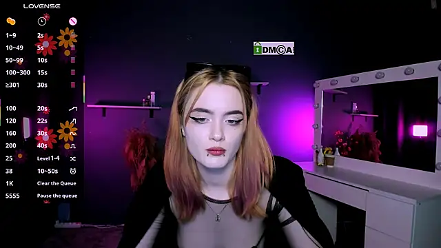 Snapshot of liana_kisses chatting on 03.19.25 liana kisses online show from 03.19.25