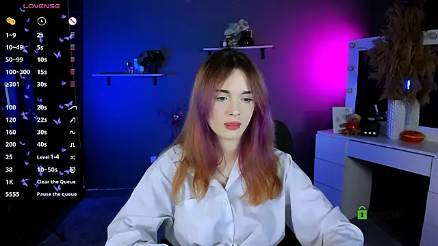 Snapshot of liana_kisses chatting on 09.12.25 liana kisses online show from 09.12.25