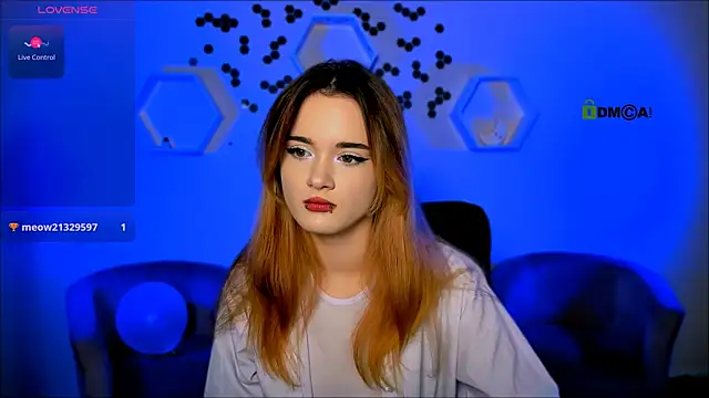 Snapshot of liana_kisses chatting on 11.19.25 liana kisses online show from 11.19.25