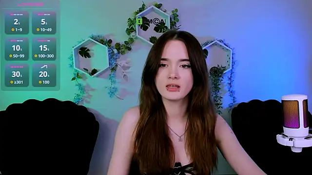 Snapshot of liana_kisses chatting on 06.14.26 liana kisses online show from 06.14.26