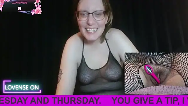 Snapshot of PernillaGirl chatting on 09.24.25 PernillaGirl online show from 09.24.25