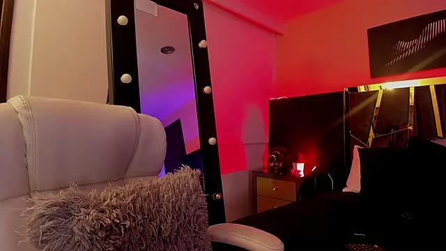 Snapshot of ChloeConnorr chatting on 03.22.25 ChloeConnorr online show from 03.22.25