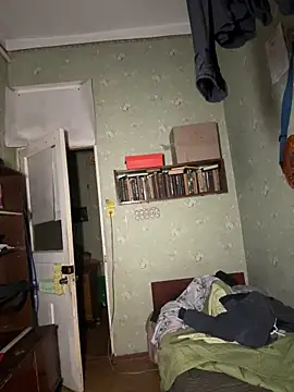 Snapshot of Ariel_Ari chatting on 09.17.25 Ariel Ari online show from 09.17.25