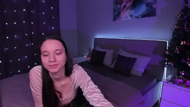 Snapshot of StaceySunny chatting on 12.07.24 StaceySunny online show from 12.07.24