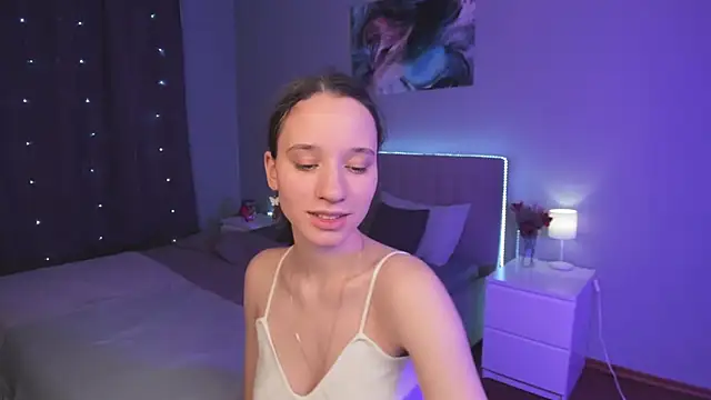 Snapshot of StaceySunny chatting on 02.20.25 StaceySunny online show from 02.20.25