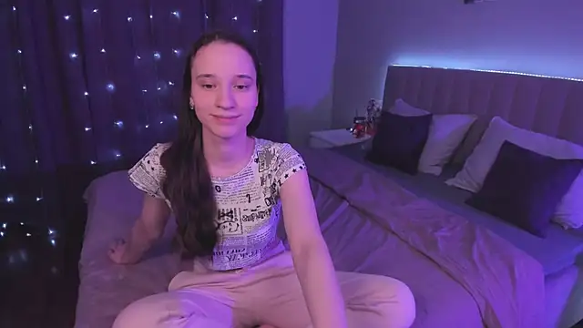 Snapshot of StaceySunny chatting on 02.26.25 StaceySunny online show from 02.26.25