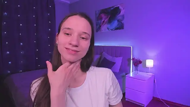 Snapshot of StaceySunny chatting on 02.27.25 StaceySunny online show from 02.27.25