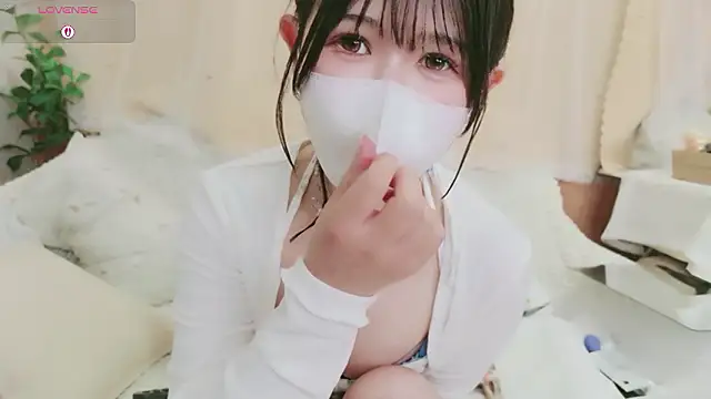 Snapshot of Conatsu chatting on 05.21.26 Conatsu online show from 05.21.26