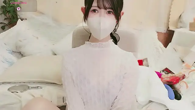 Snapshot of Conatsu chatting on 05.27.26 Conatsu online show from 05.27.26