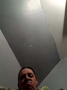 Snapshot of Bigloggz chatting on 02.08.26 Bigloggz online show from 02.08.26