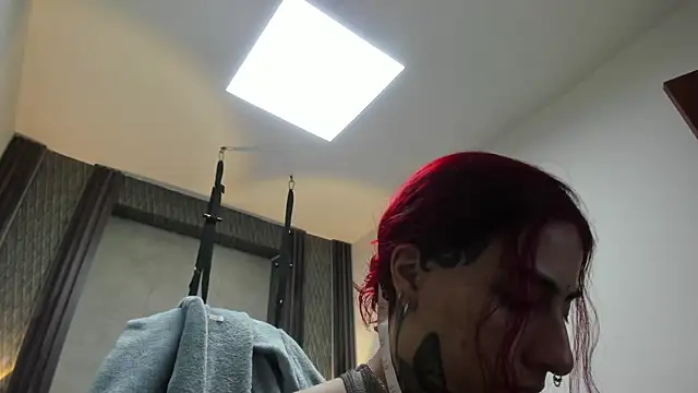 Snapshot of selene_red_ chatting on 04.26.26 selene red online show from 04.26.26