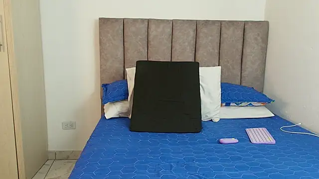 karina lewis  online show from 02.26.25