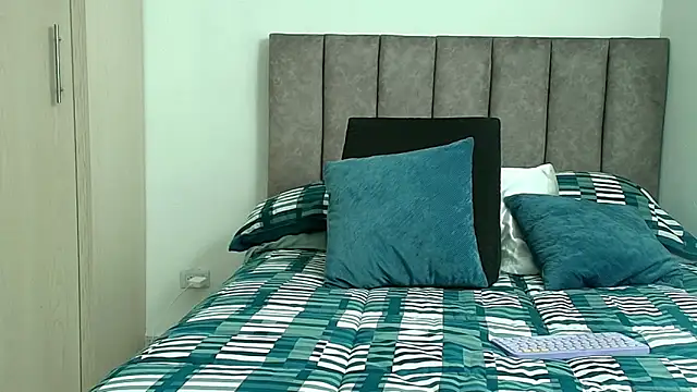 karina lewis  online show from 02.20.26