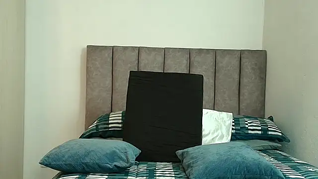 karina lewis  online show from 02.26.26