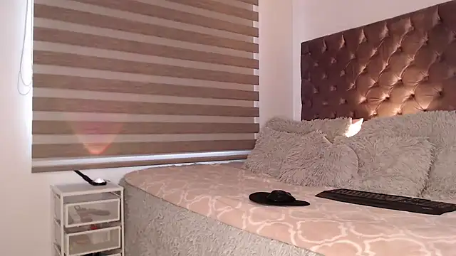 Roussmariehenao online show from 10.28.25