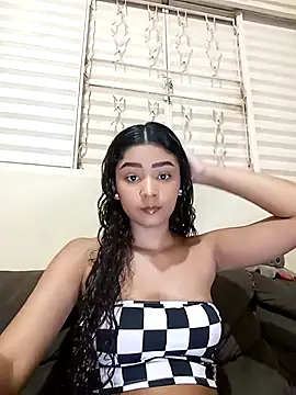 Snapshot of heleny901 chatting on 02.19.25 heleny901 online show from 02.19.25