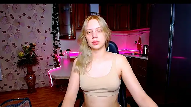 Snapshot of SexyNadi chatting on 10.19.25 SexyNadi online show from 10.19.25