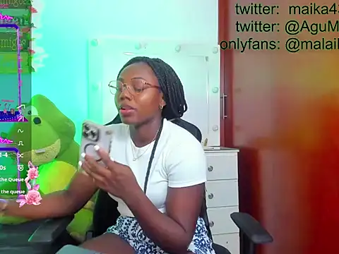 Snapshot of maika28 chatting on 04.14.26 maika28 online show from 04.14.26