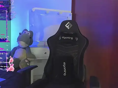 Snapshot of maika28 chatting on 04.15.26 maika28 online show from 04.15.26