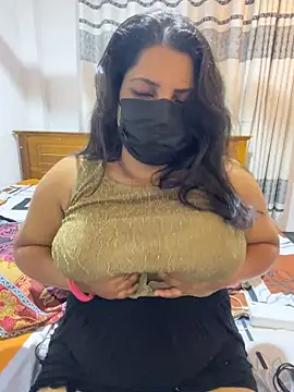 Snapshot of NOORA-GIRL chatting on 02.27.26 NOORA-GIRL online show from 02.27.26