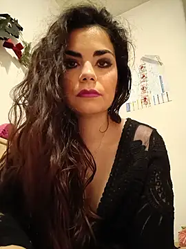 Snapshot of Saturnia_Yvonne chatting on 03.06.25 Saturnia Yvonne online show from 03.06.25