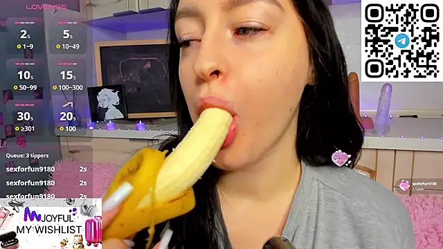 Snapshot of Kruela_Eva chatting on 01.28.25 Kruela Eva online show from 01.28.25