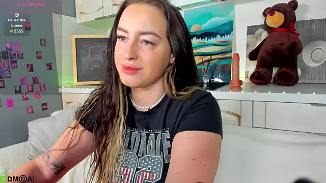 Kruela Eva online show from 11.21.25