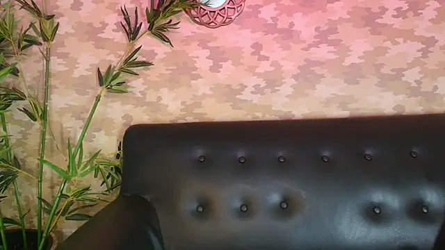 Snapshot of cherry_chel chatting on 02.10.25 cherry chel online show from 02.10.25