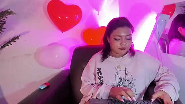 Snapshot of cherry_chel chatting on 02.16.25 cherry chel online show from 02.16.25