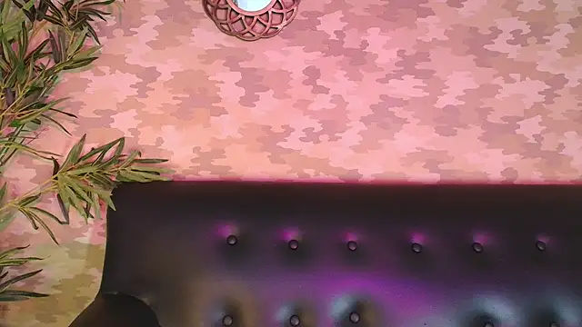 Snapshot of cherry_chel chatting on 02.19.25 cherry chel online show from 02.19.25