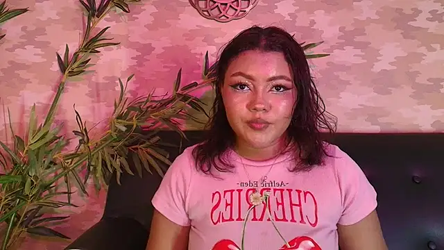 Snapshot of cherry_chel chatting on 02.22.25 cherry chel online show from 02.22.25