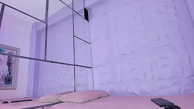  LittleLia online show from 11.25.25