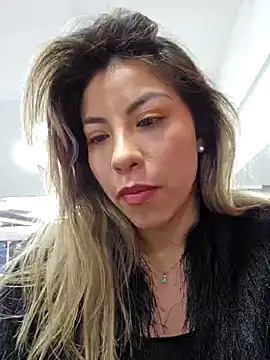 Snapshot of Karen_San_Miguel chatting on 01.24.25 Karen San Miguel online show from 01.24.25