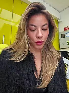 Snapshot of Karen_San_Miguel chatting on 10.24.25 Karen San Miguel online show from 10.24.25