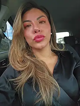 Snapshot of Karen_San_Miguel chatting on 12.03.25 Karen San Miguel online show from 12.03.25