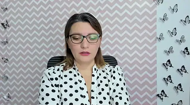 Amie Adams82  online show from 12.10.24