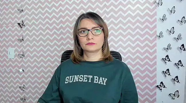 Amie Adams82  online show from 03.10.25