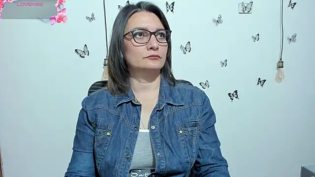 Amie Adams82  online show from 10.20.25