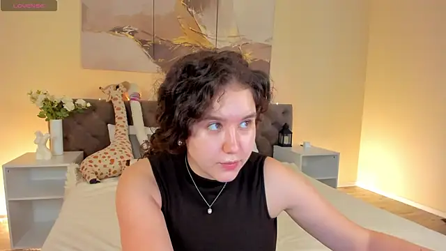 Ariella Sol online show from 06.05.26