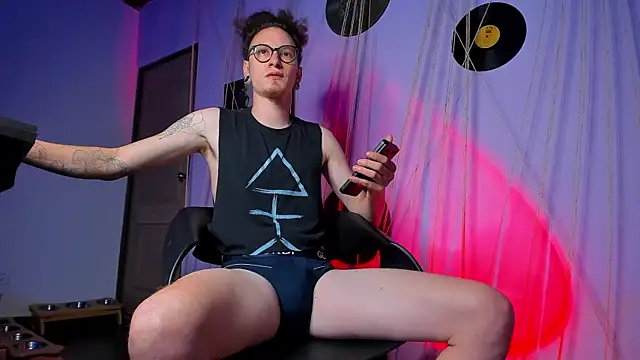 MrShaggy online show from 02.19.25