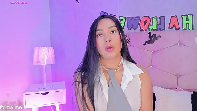 Cameliaa Smiith online show from 10.30.25