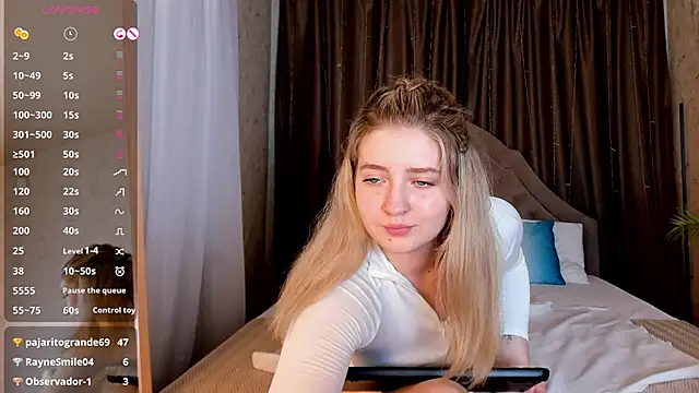 Snapshot of Diana_mysteryx chatting on 12.04.24 Diana mysteryx online show from 12.04.24