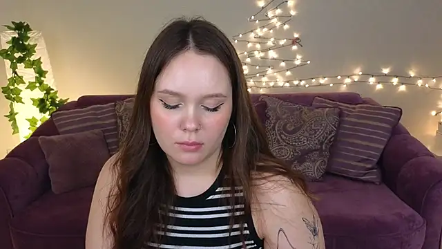 miki miki cutie  online show from 12.17.24