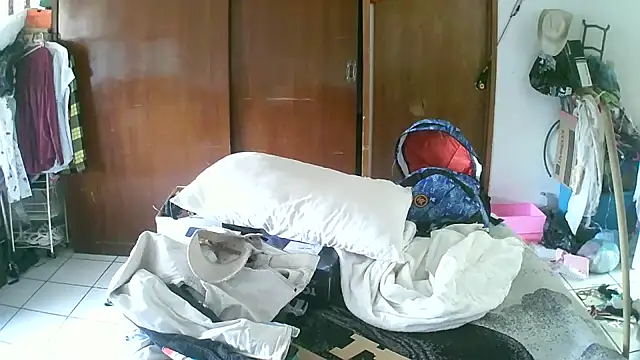 Snapshot of jperezofficial1 chatting on 10.06.25 jperezofficial1 online show from 10.06.25