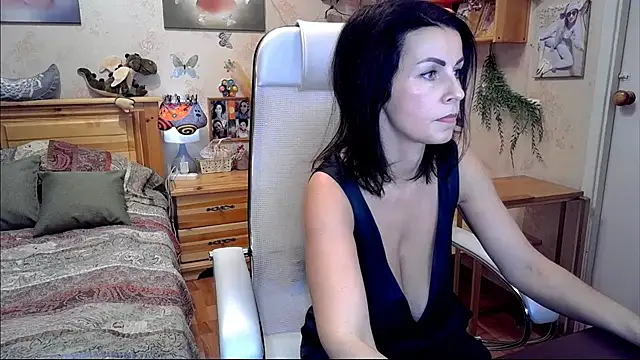Snapshot of Kendra_Mom chatting on 12.05.24 Kendra Mom online show from 12.05.24