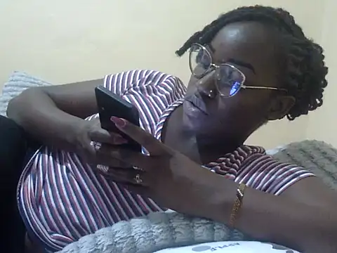Snapshot of Sexy_racy_rebel_ chatting on 03.06.25 Sexy racy rebel online show from 03.06.25